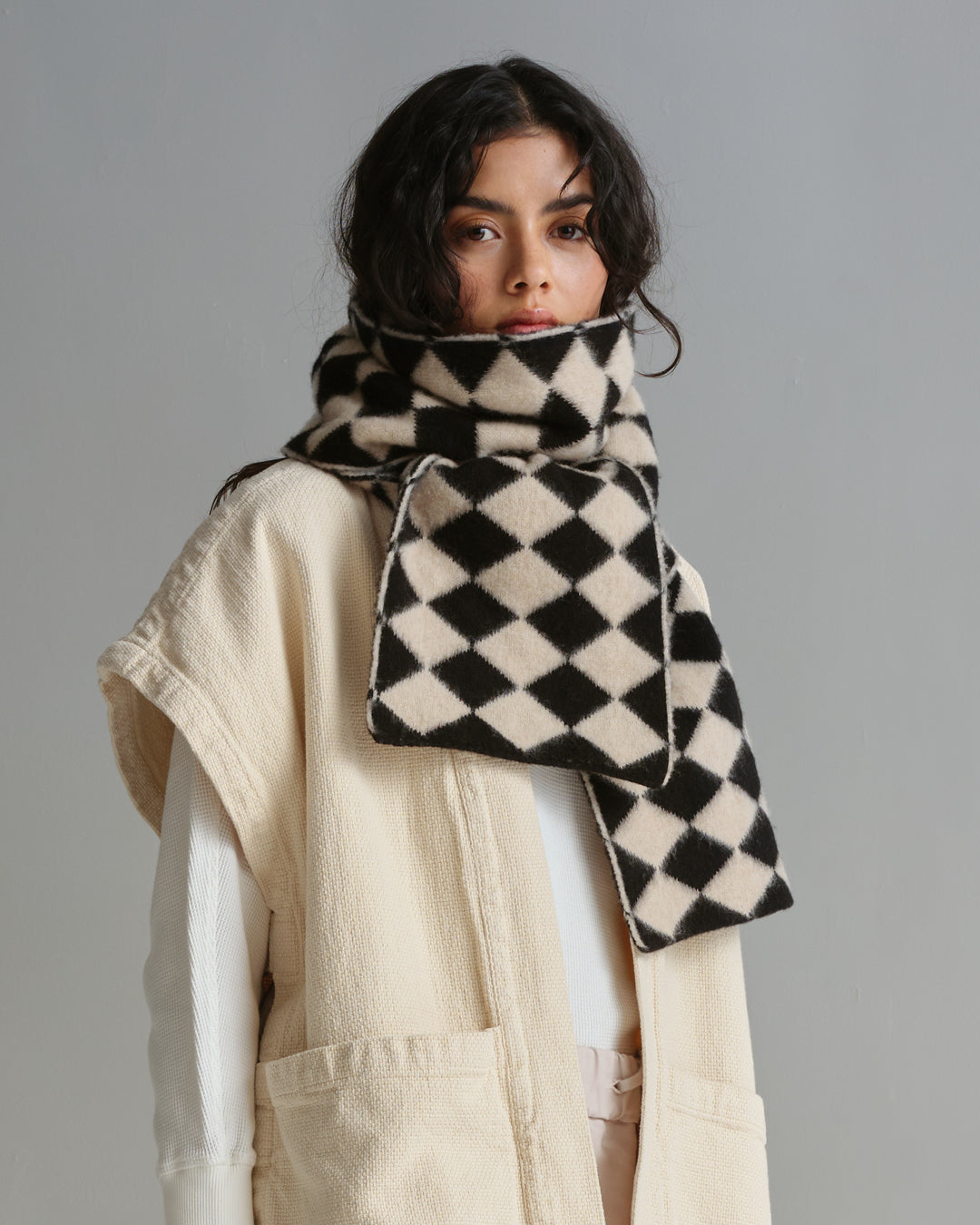 Brushed Diamond Scarf - Black/Oatmeal