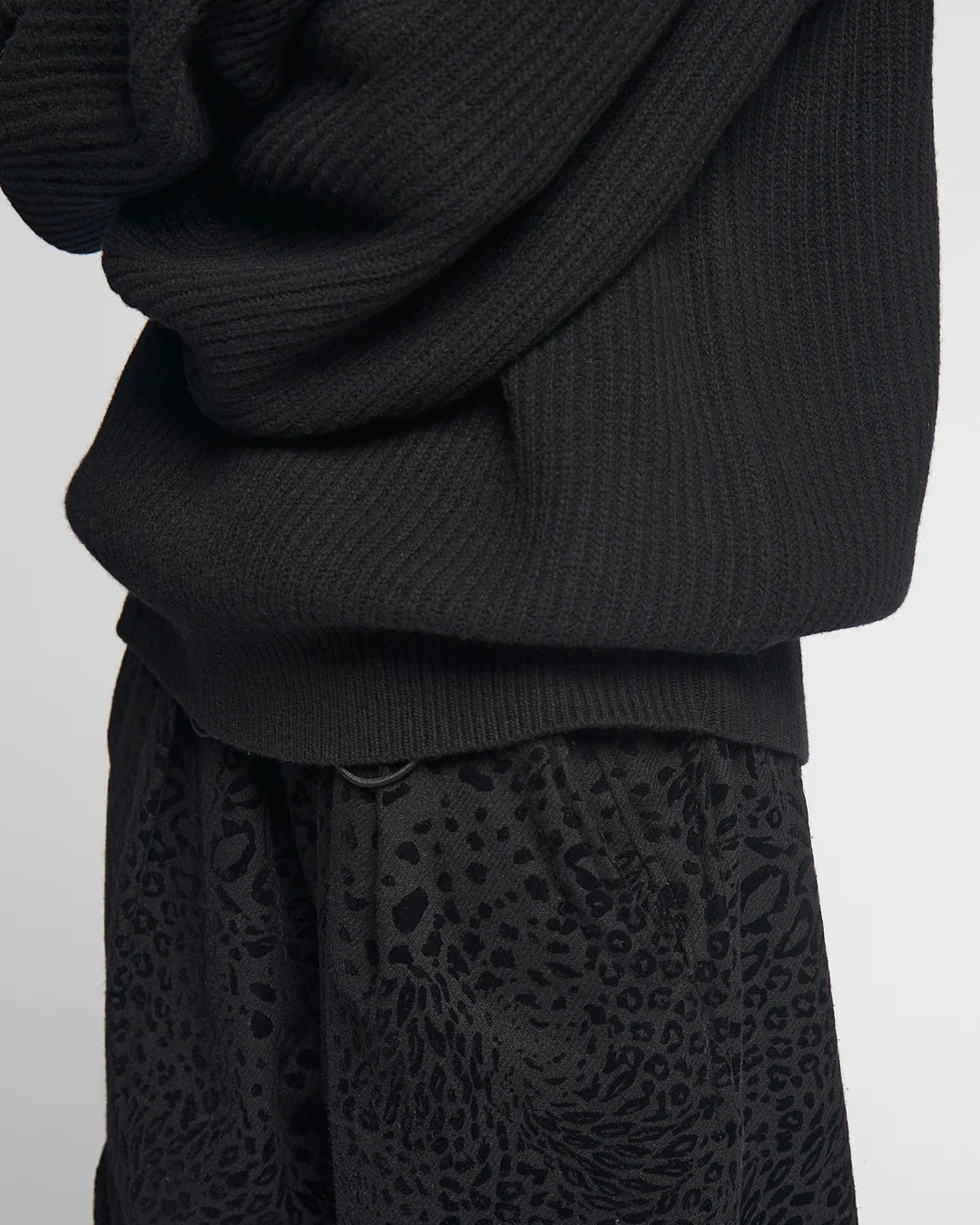 Crew Neck Sweater - Black