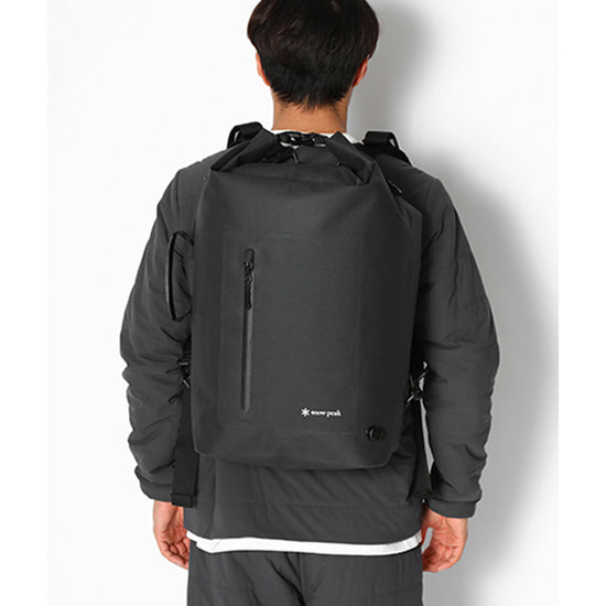
                  
                    4Way Dry Bag M - Black
                  
                