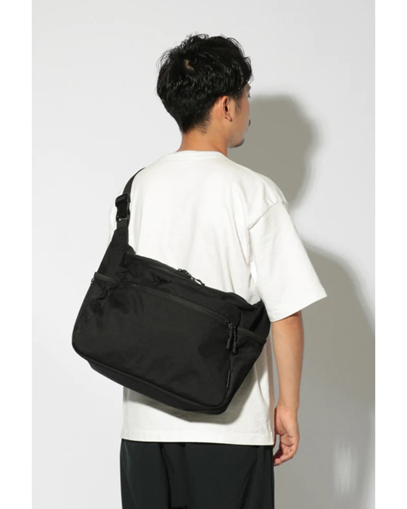 Everyday Use Middle Shoulder Bag - Black – Curated Goods Ltd