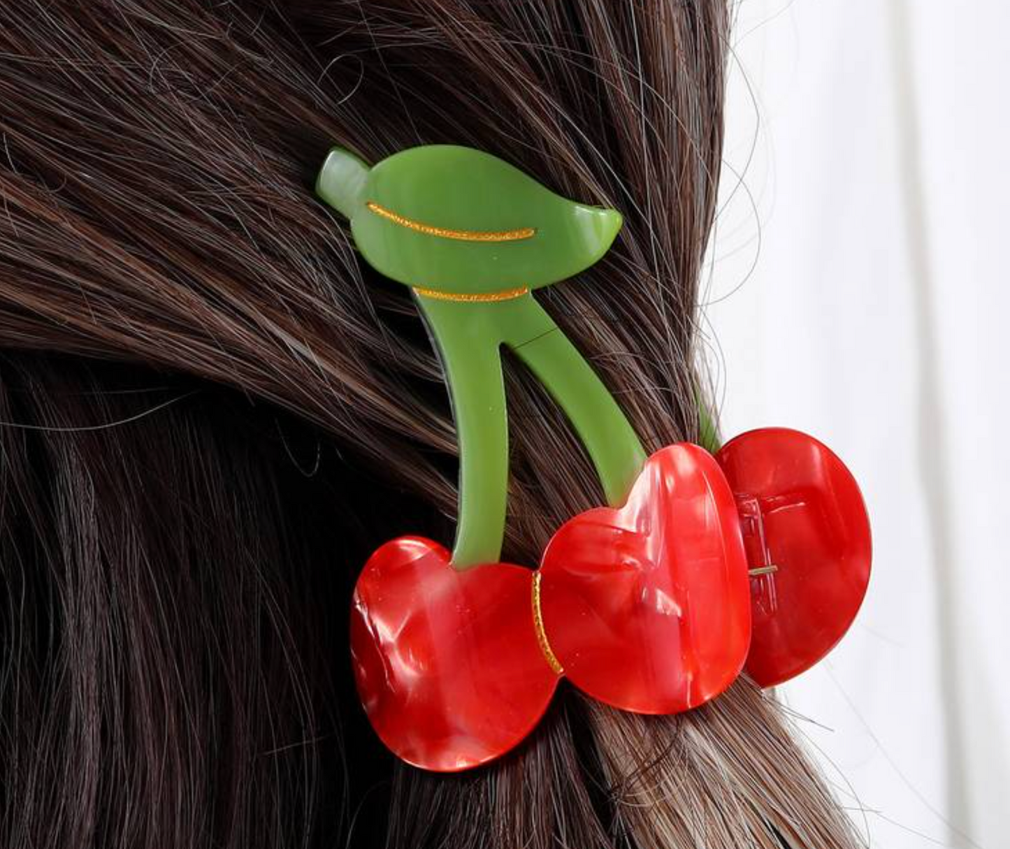 Cherry Clip - (pearlised)