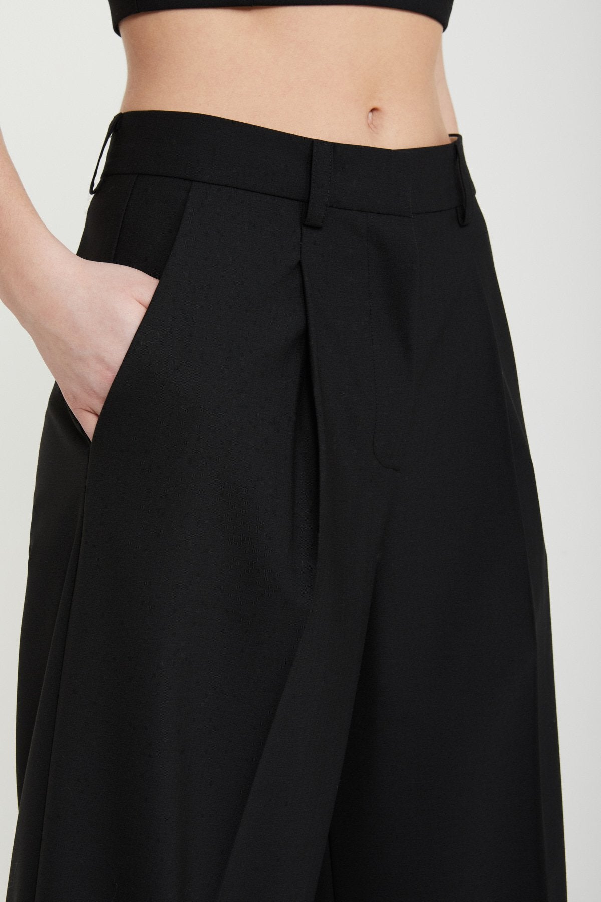 
                  
                    Front Pleat Tailored Trousers - Nero
                  
                