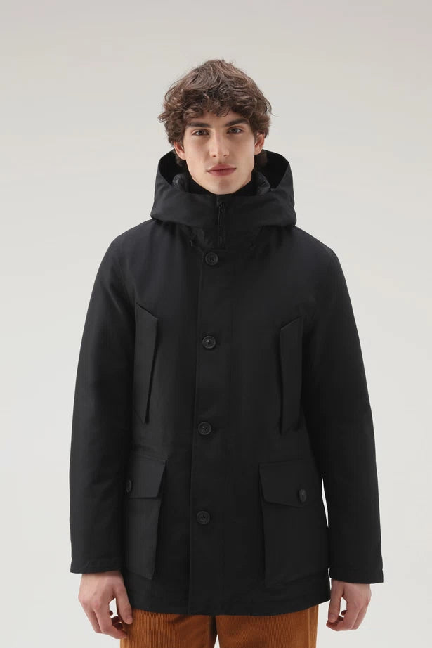 
                  
                    Mountain GORE-TEX Parka - Black
                  
                