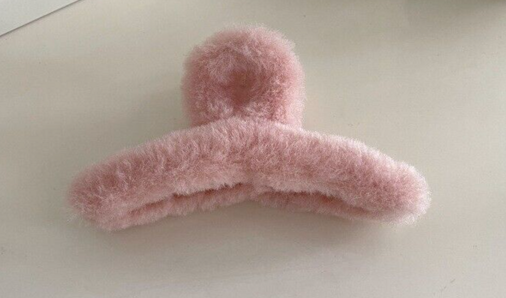 Fluffy Hair Clip - Pale Pink